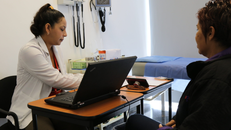 Conexión Social Digitel y Venezuela sin Límites contra el cáncer de mama
