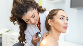 Clinica-de-Prevencion-del-Cancer-SAV-realizo-jornada-de-pesquisa-de-melanoma-1 (1)